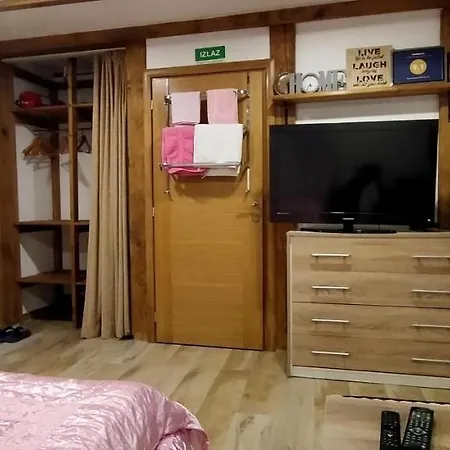 Alifakovac Apartmán *
